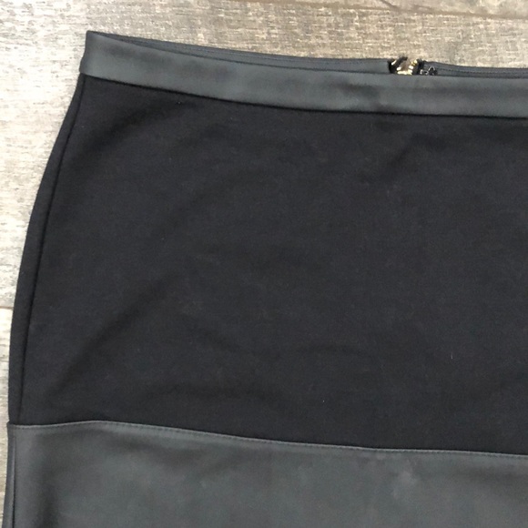 EXPRESS NWT Mini Skirt + Faux Leather Detail - Picture 3 of 7